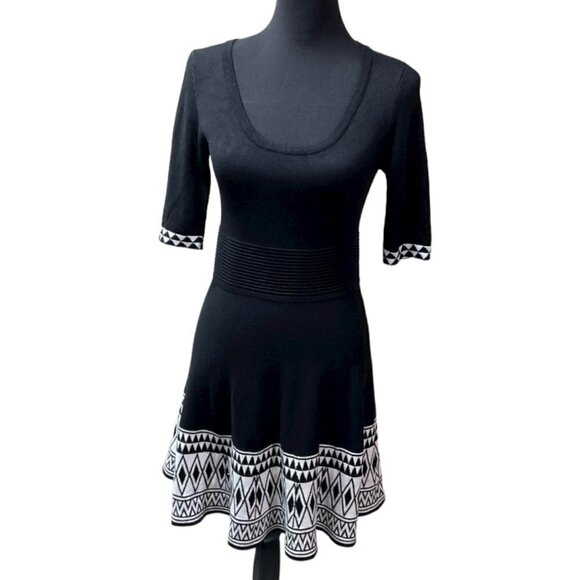 GEOMETRIC Pattern Mini Sweater Dress Black and White Size M - Picture 1 of 5